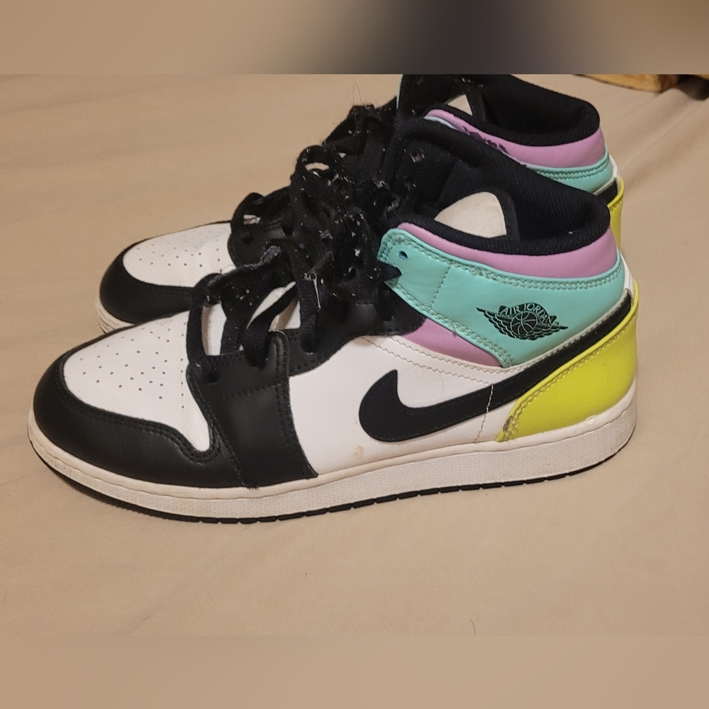 Jordan 1 mid- pastel